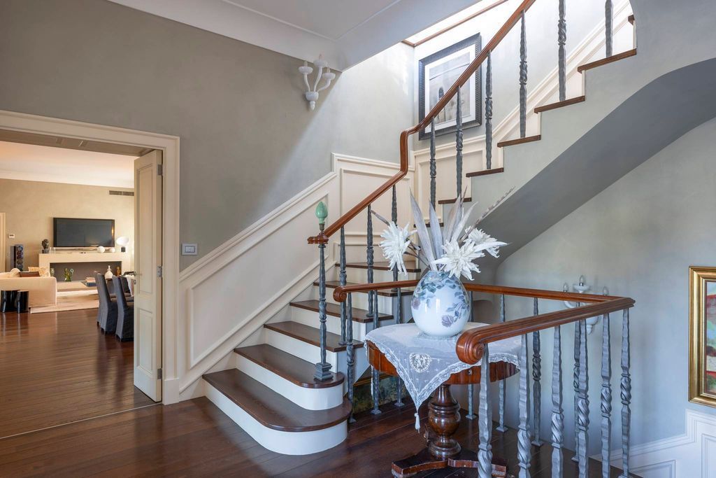 Il Lusso a Picco sul Mare: Villa Capri Panoramica con Spiaggia Privata in Sicilia a Taormina