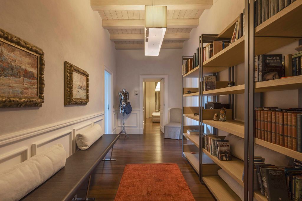 Il Lusso a Picco sul Mare: Villa Capri Panoramica con Spiaggia Privata in Sicilia a Taormina