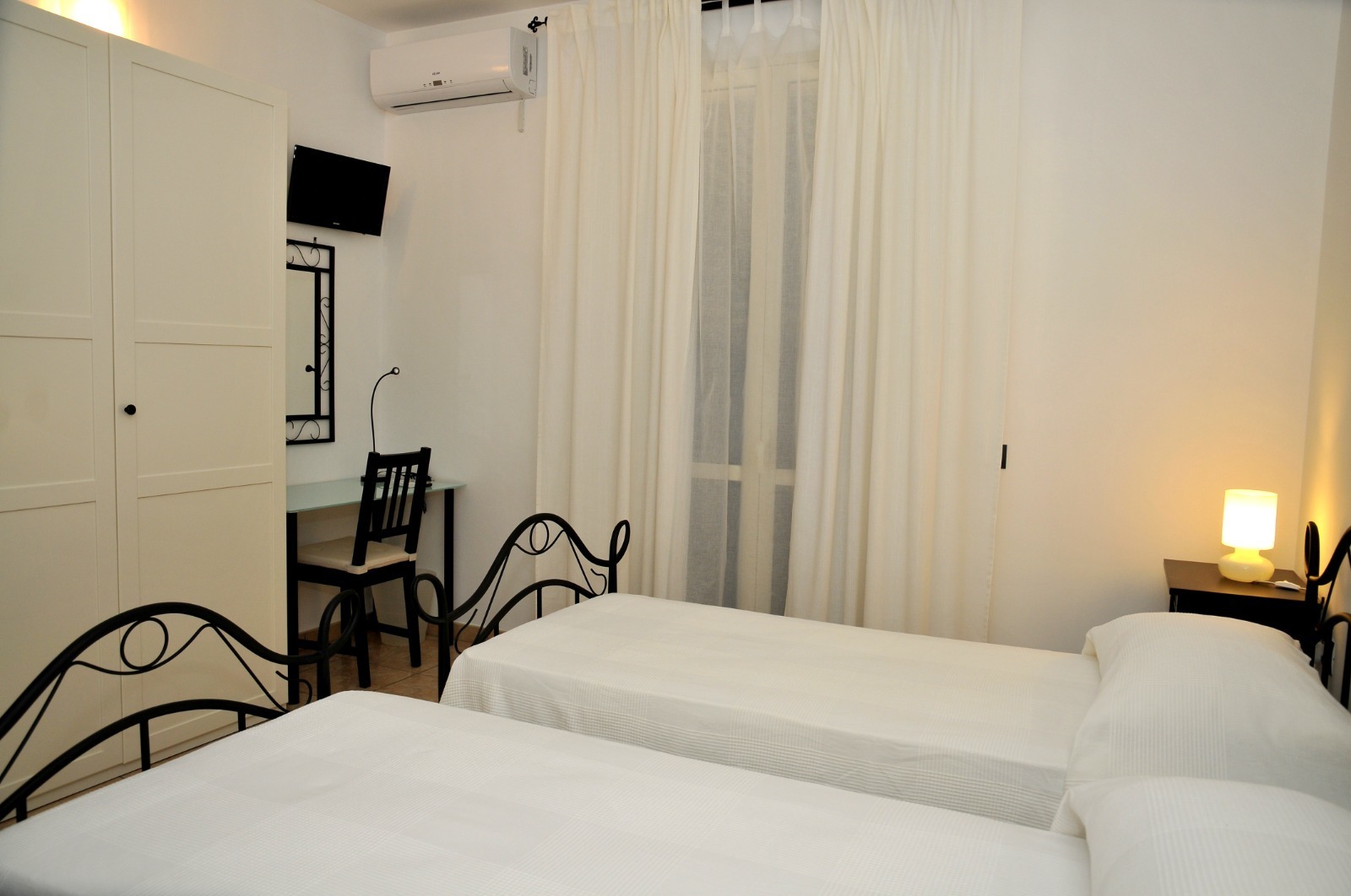 Villa dei Limoni Noto Mare: nel cuore del Barocco Siciliano 9 camere ideale B&B ampio parcheggio