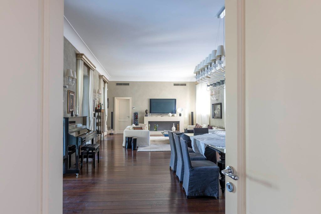 Il Lusso a Picco sul Mare: Villa Capri Panoramica con Spiaggia Privata in Sicilia a Taormina