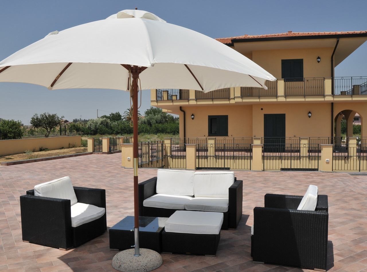 Villa Resort il pregio in vendita nella piana di Catania ottima per uso commerciale