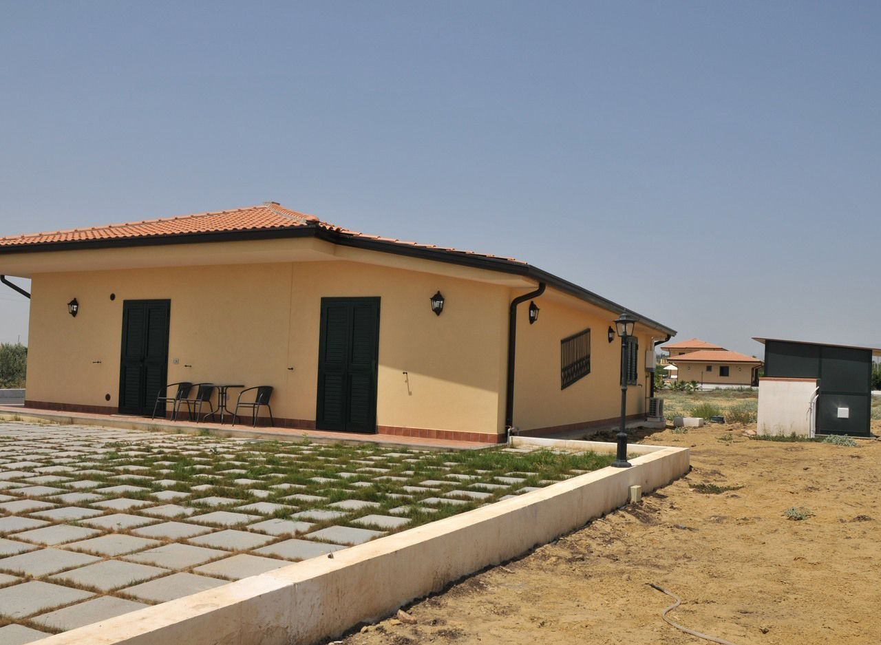 Villa Resort the prestige for sale in the plain of Catania, excellent for commercial use