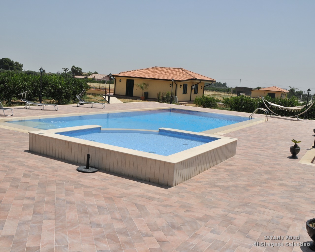 Villa Resort the prestige for sale in the plain of Catania, excellent for commercial use