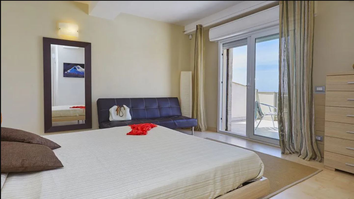 Let yourself be enchanted by the "Tenuta Santacoce" two villas, 2 swimming pools, tennis court, in 11 hectares