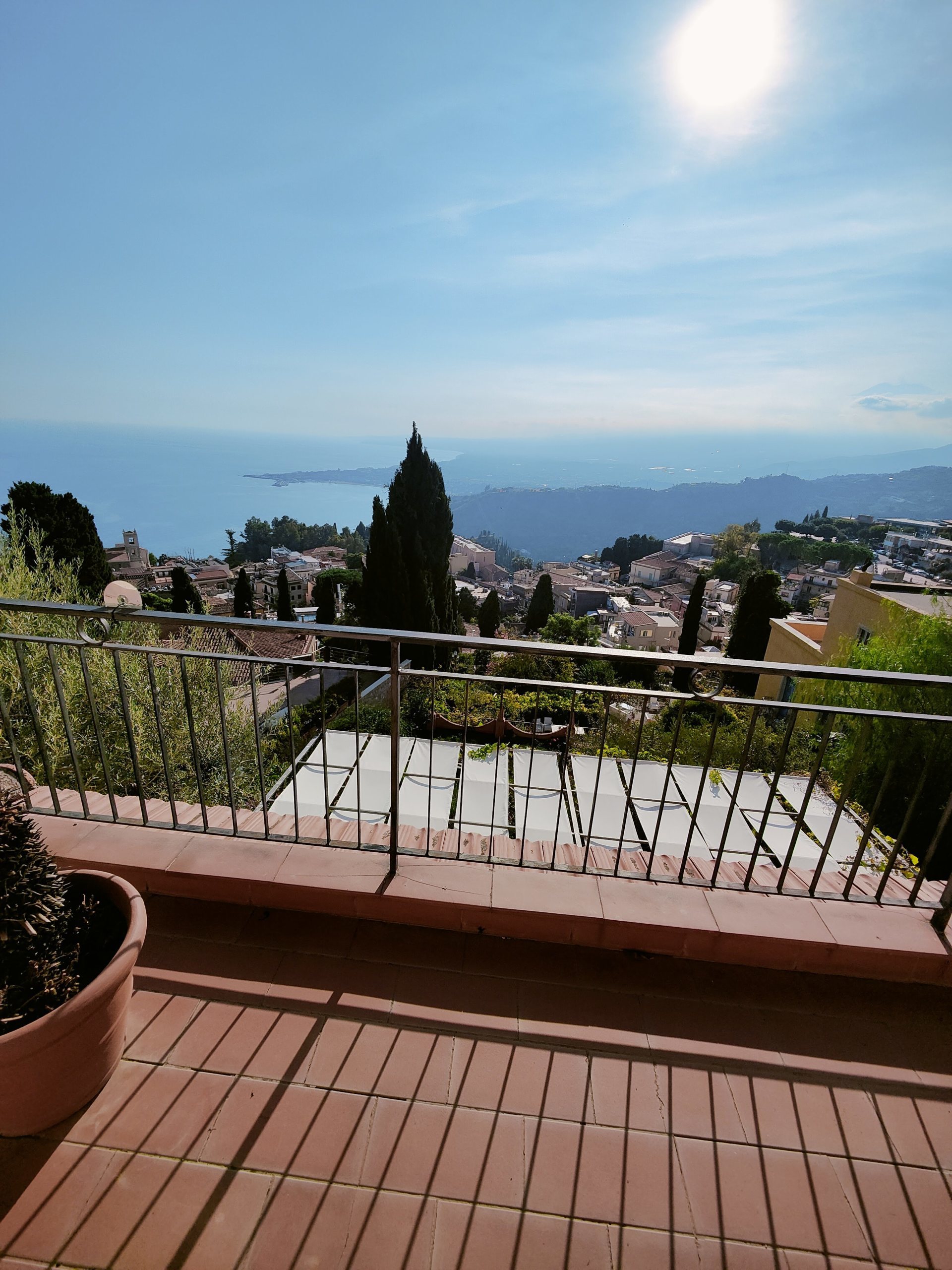 Exclusive and Panoramic Villa in Taormina with outbuilding for sale