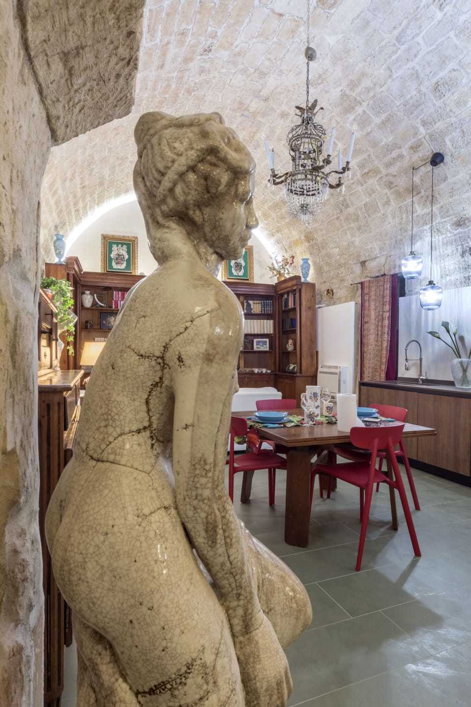For sale in Ortigia Syracuse Very original and unobtainable Historic Dammuso in Peitra
